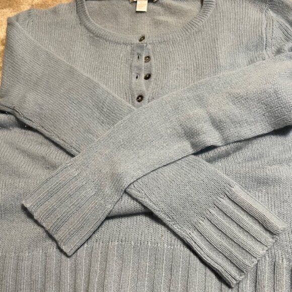 Excellent Condition Subtle Luxury 100% Cashmere Baby Blue Sweater in Size S/M - Picture 1 of 8